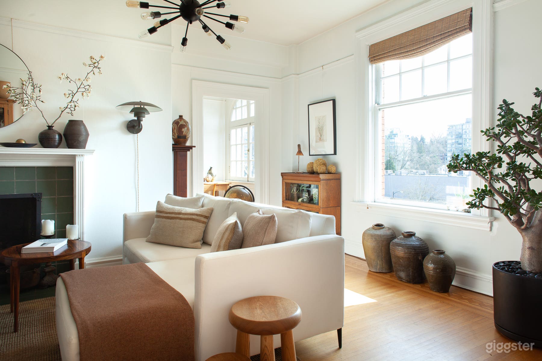 The Heritage Apartment (Romantic, European/Paris Character) Photo 4