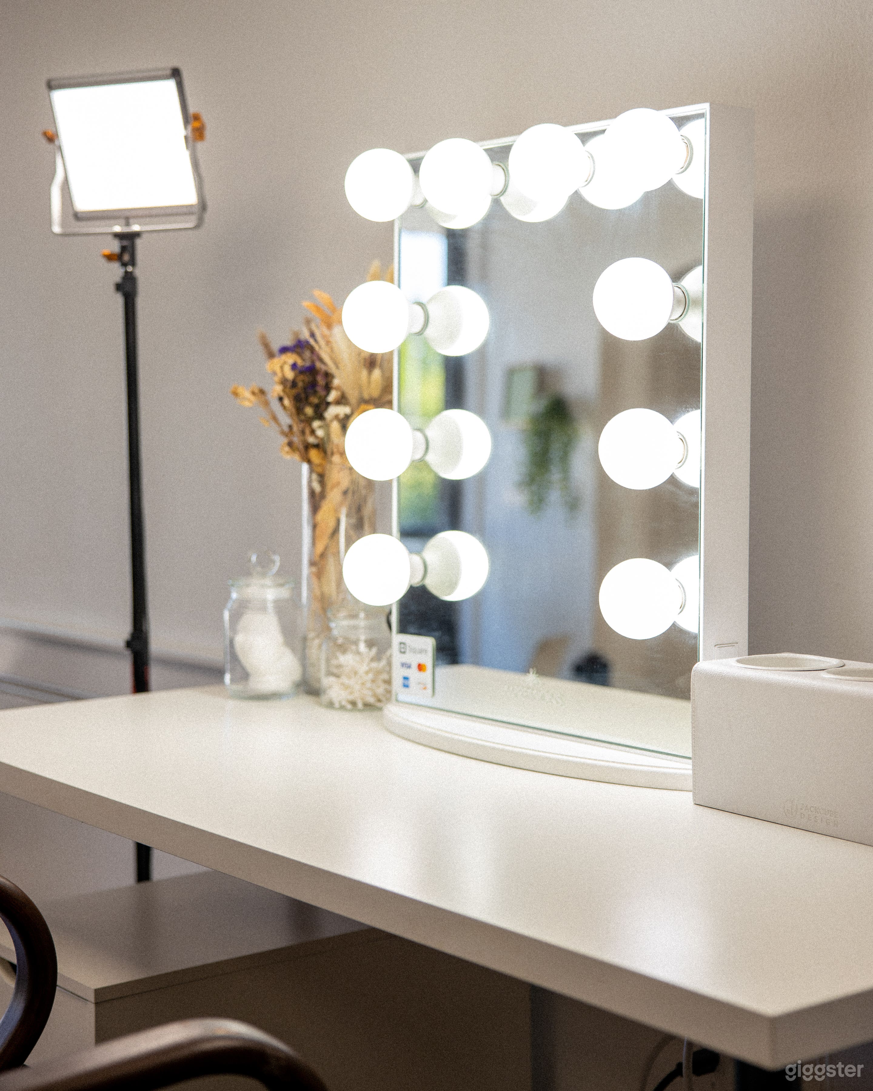 Multipurpose Photography Studio Photo 3