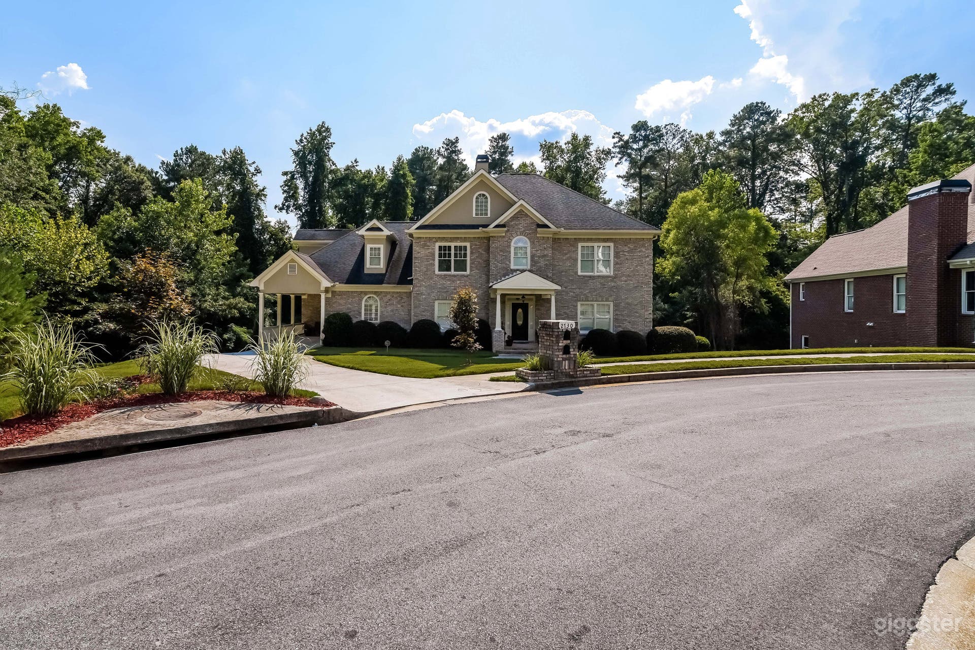 Open area for lots of big vehicle parking
