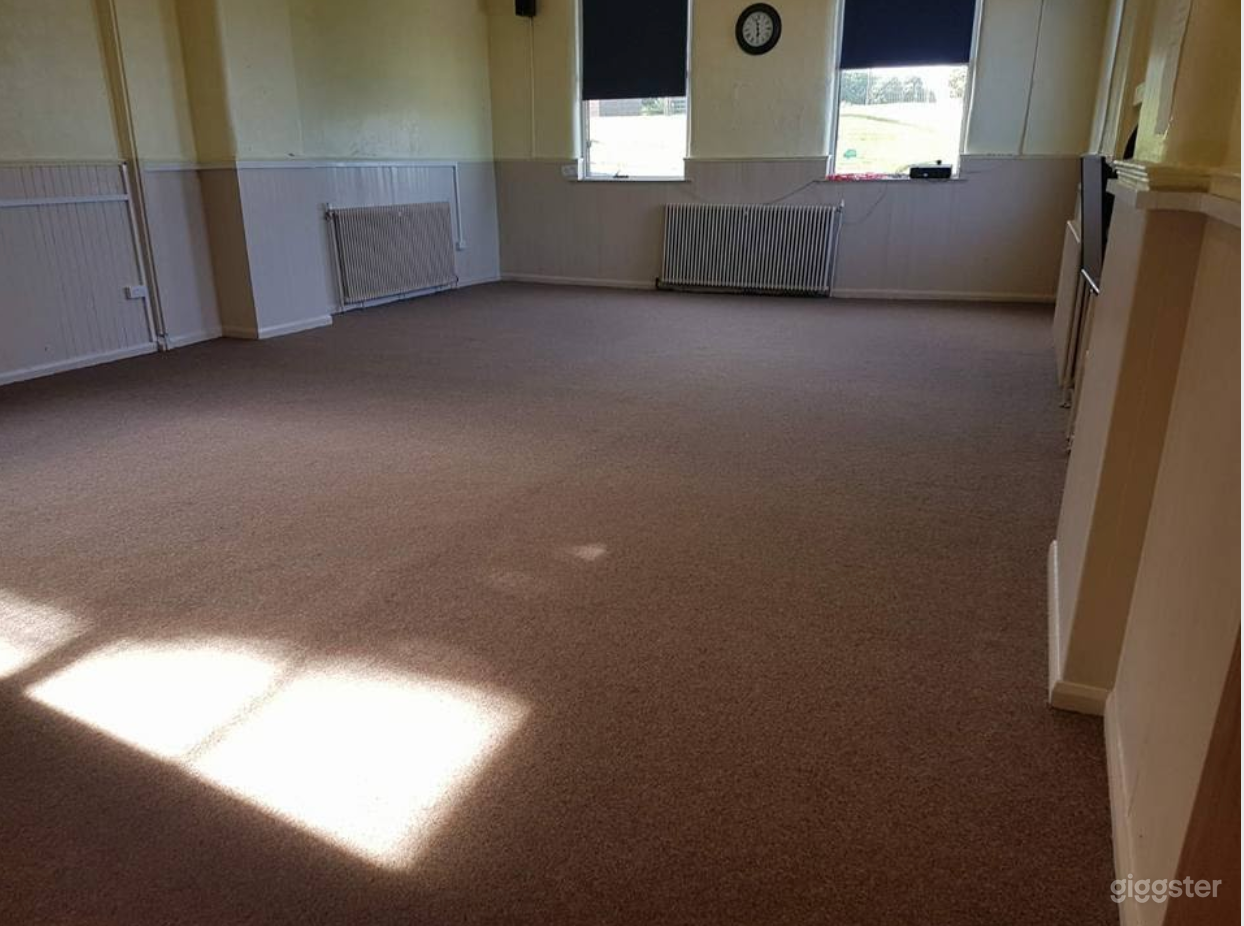 Child Friendly Back Room with Blackout Blinds Photo 1