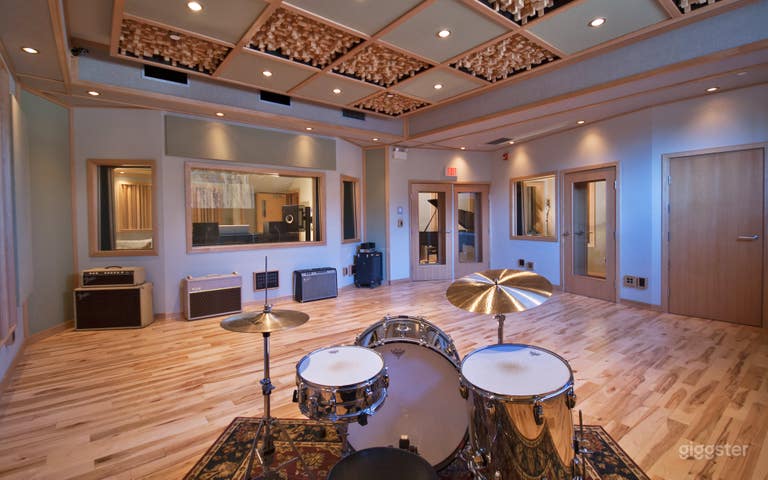  Flawless Recording And Production Studio 