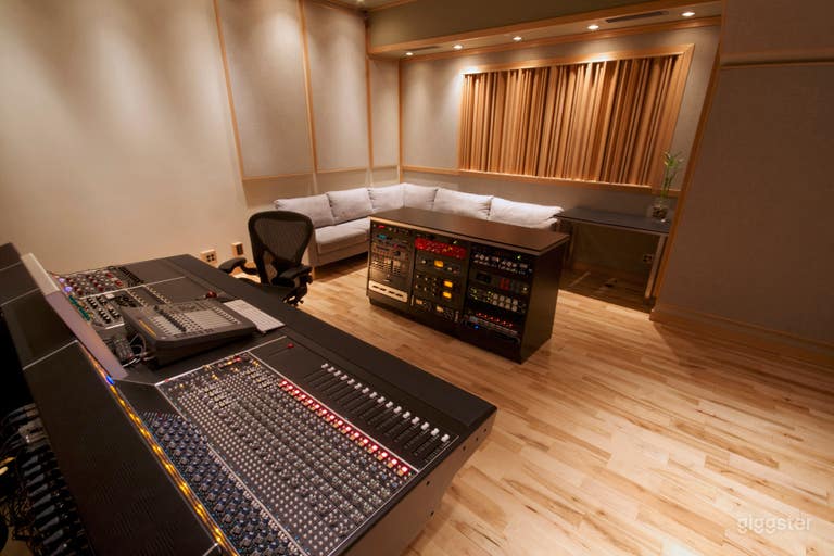  Flawless Recording And Production Studio 