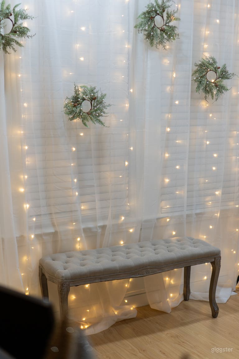  Natural Light Studio with Piano & Photo Backdrops 