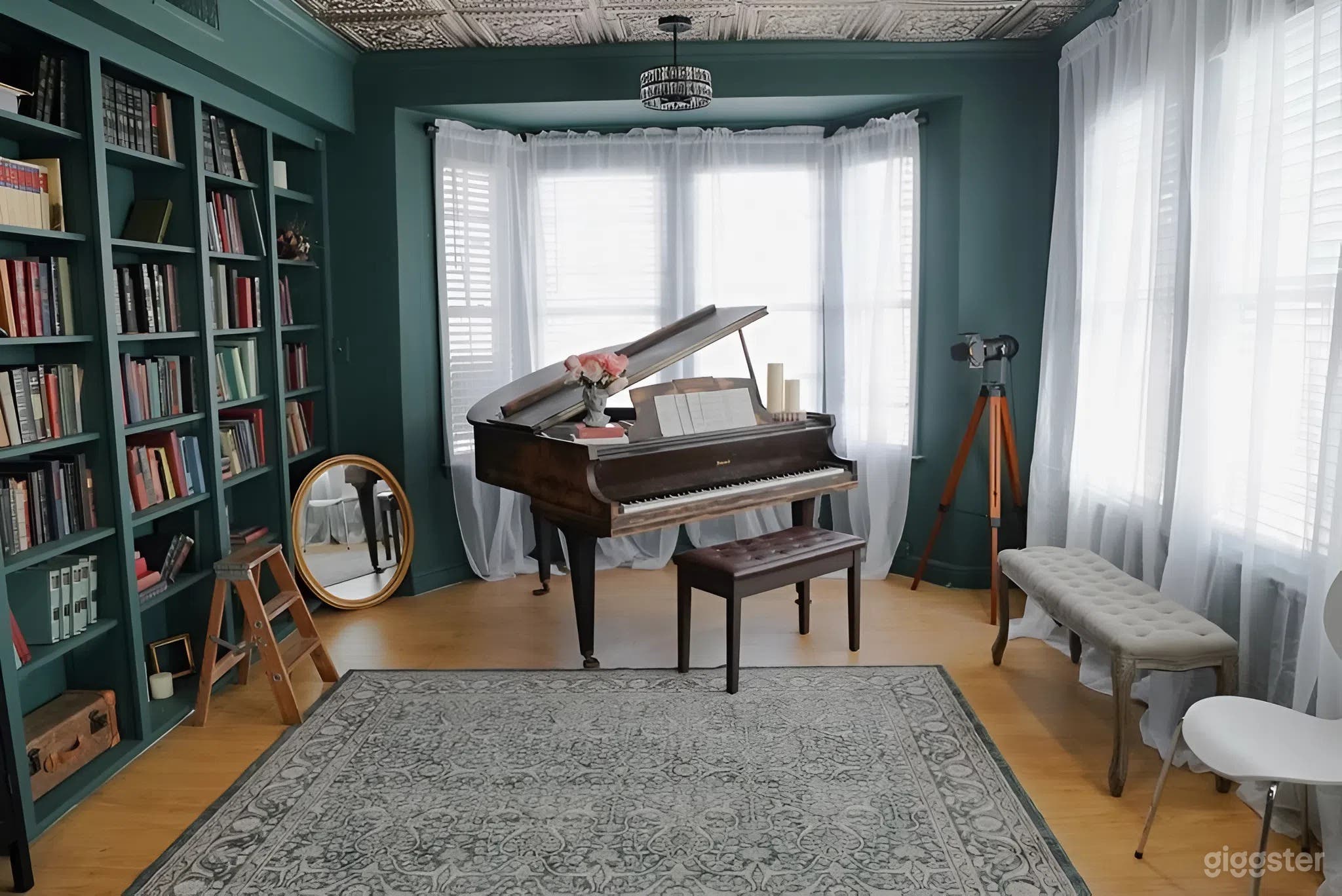 Natural Light Studio with Piano & Photo Backdrops Photo 1