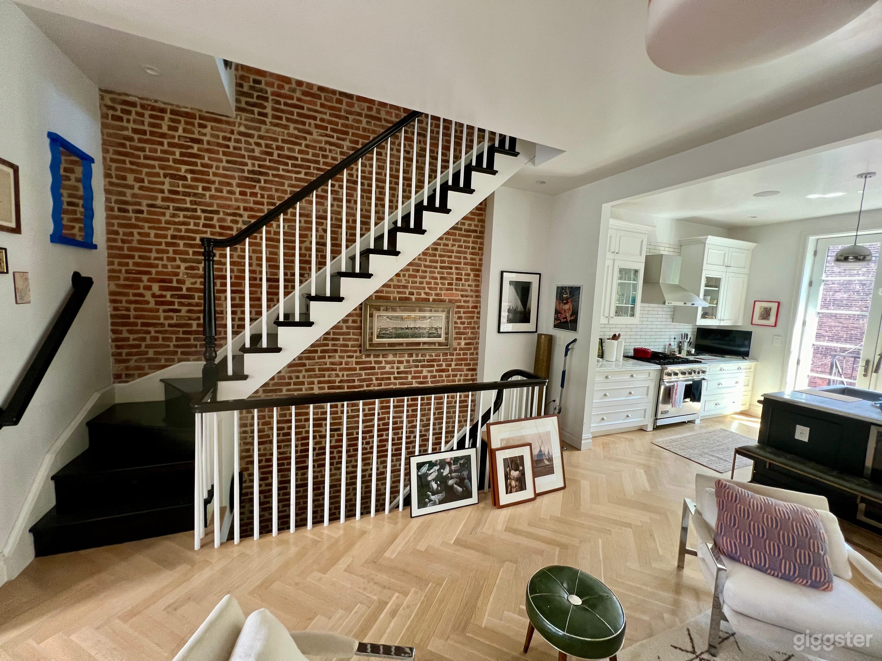 Elegant Mid-Century Modern Brownstone Photo 1