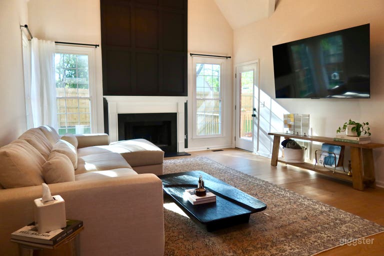  Renovated Bellevue Home with Modern Finishes & Natural Light 