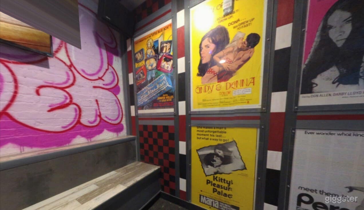 THE SLUTEVER ROOM Photo 2