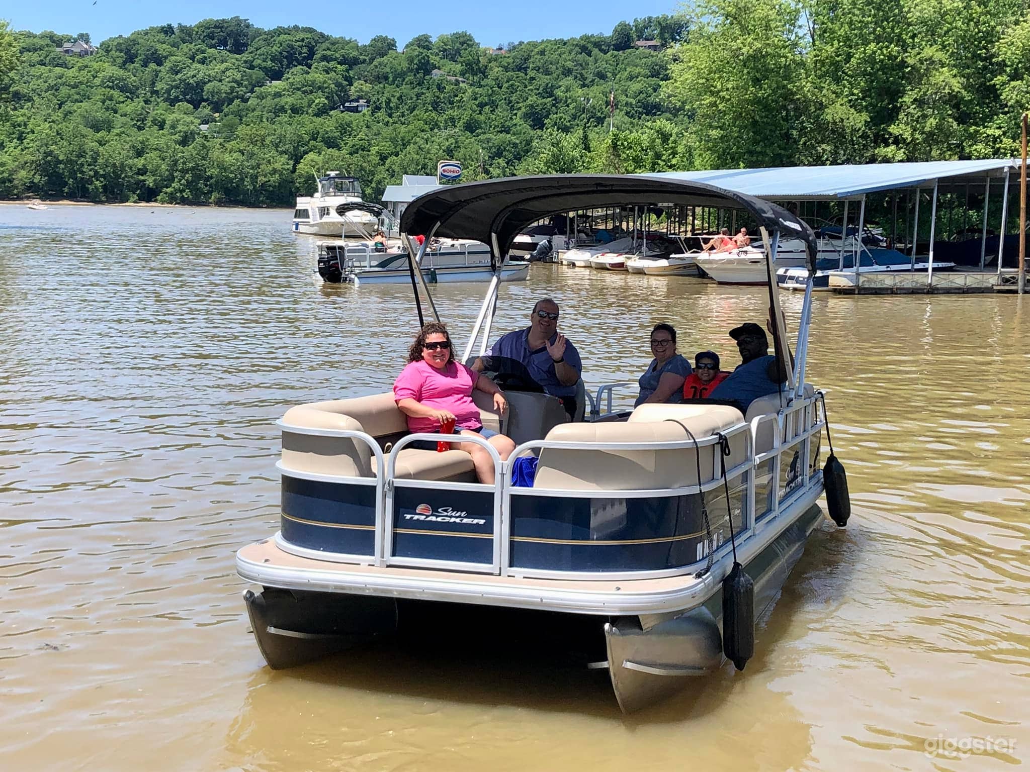 Pontoon Boat for 8 People Photo 2