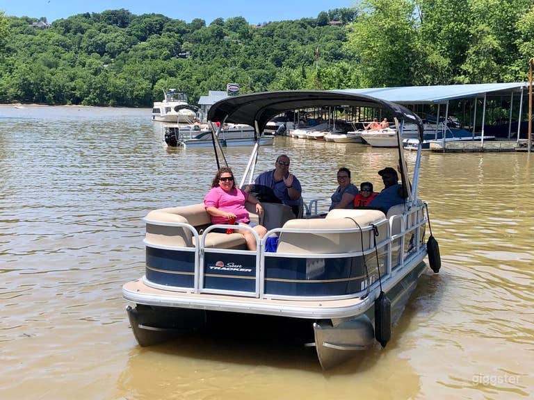  Pontoon-Boot für 8 Personen 