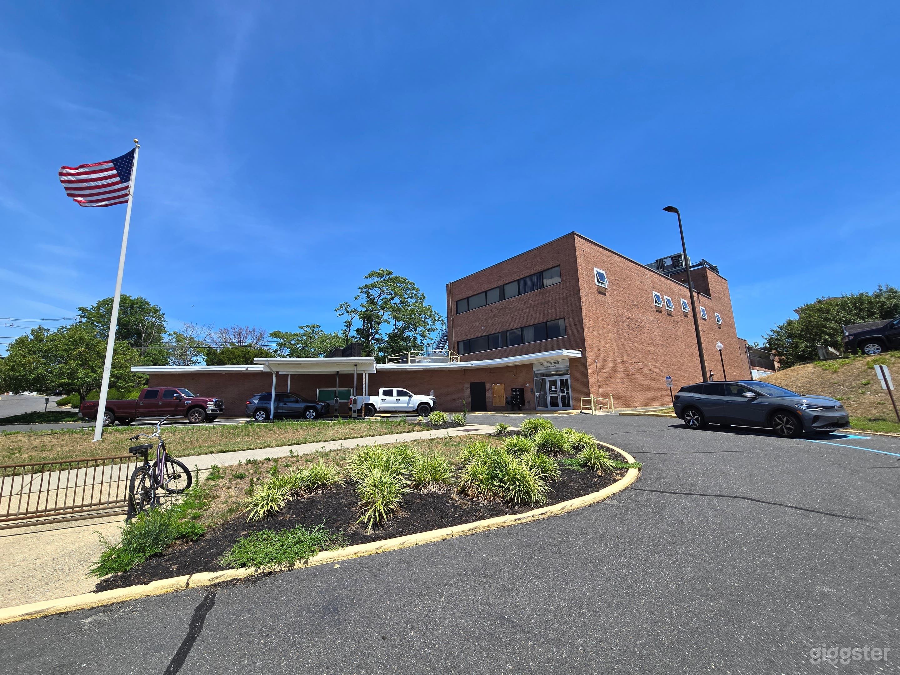 Exclusive Former Bank Location Photo 1