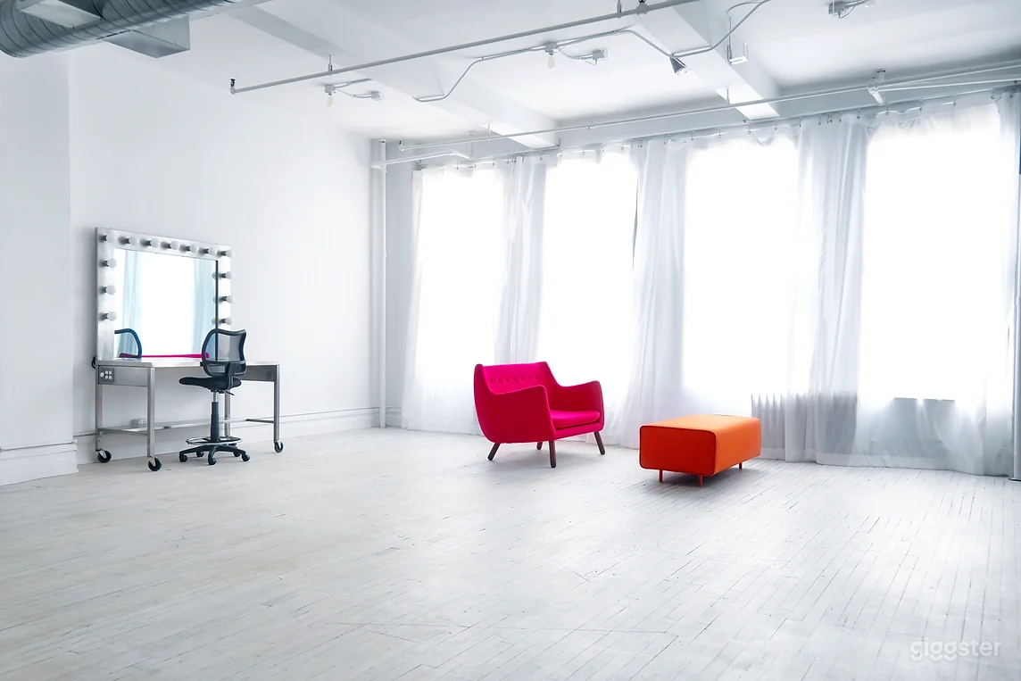 Vibrant Daylight Studio in NYC Photo 1