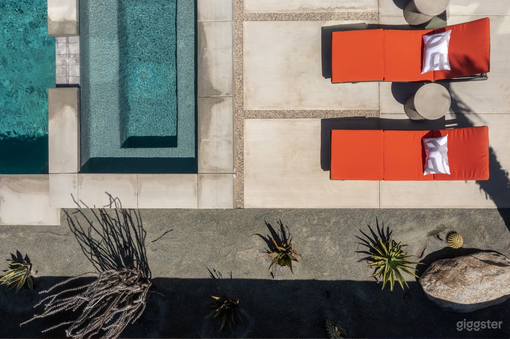 Zenith Minimalist Pool Photo 2