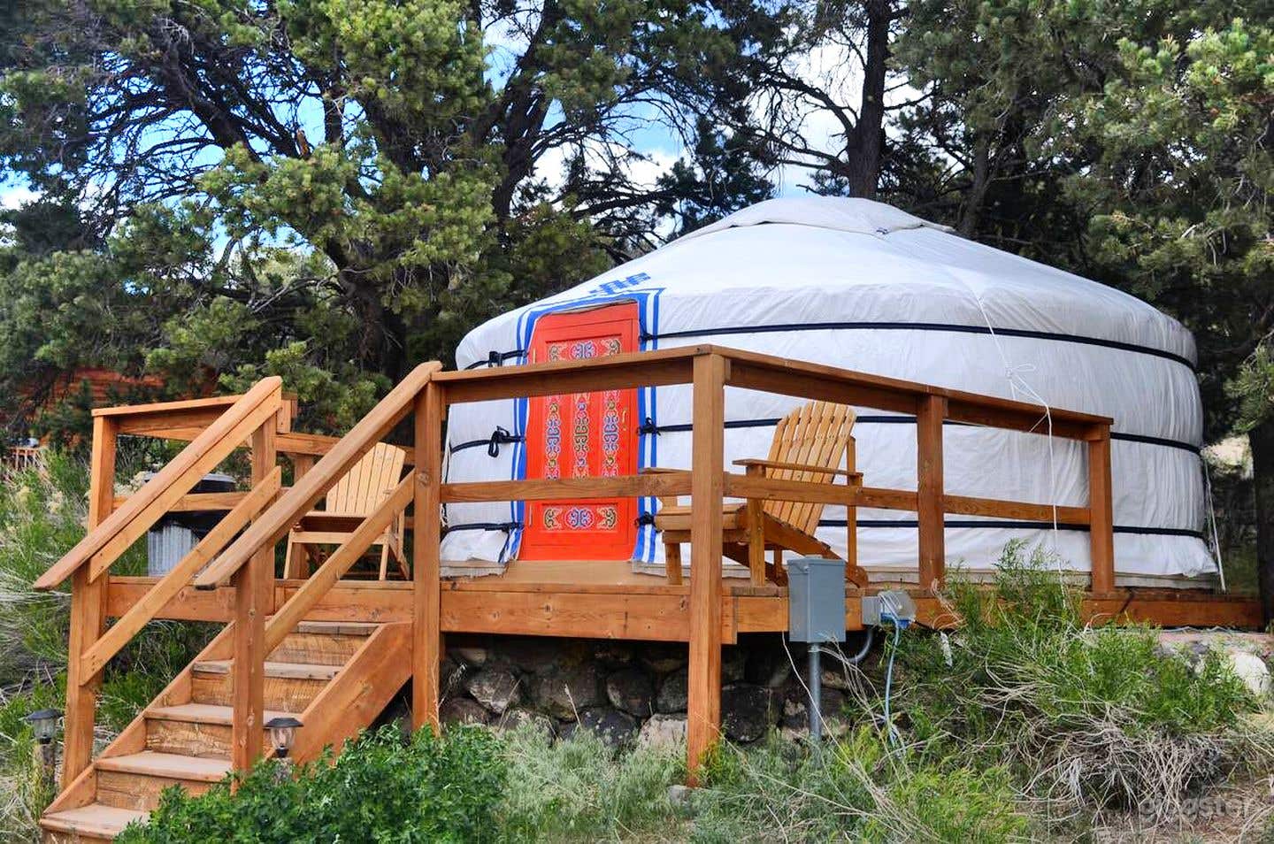 Unique Yurts with Colorful Design Photo 4