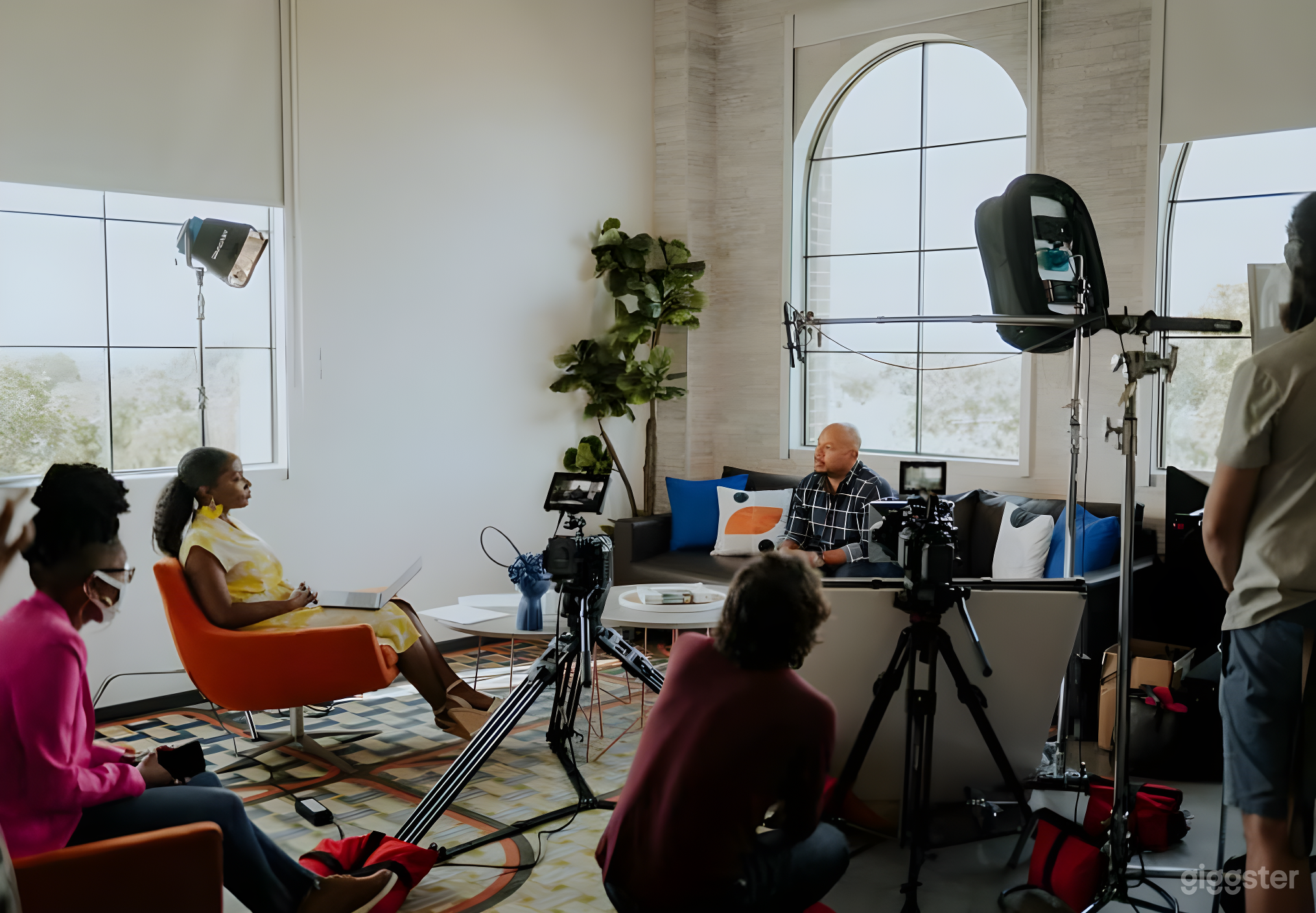 Chic North Dallas Podcast Studio w/ Uplight Photo 4