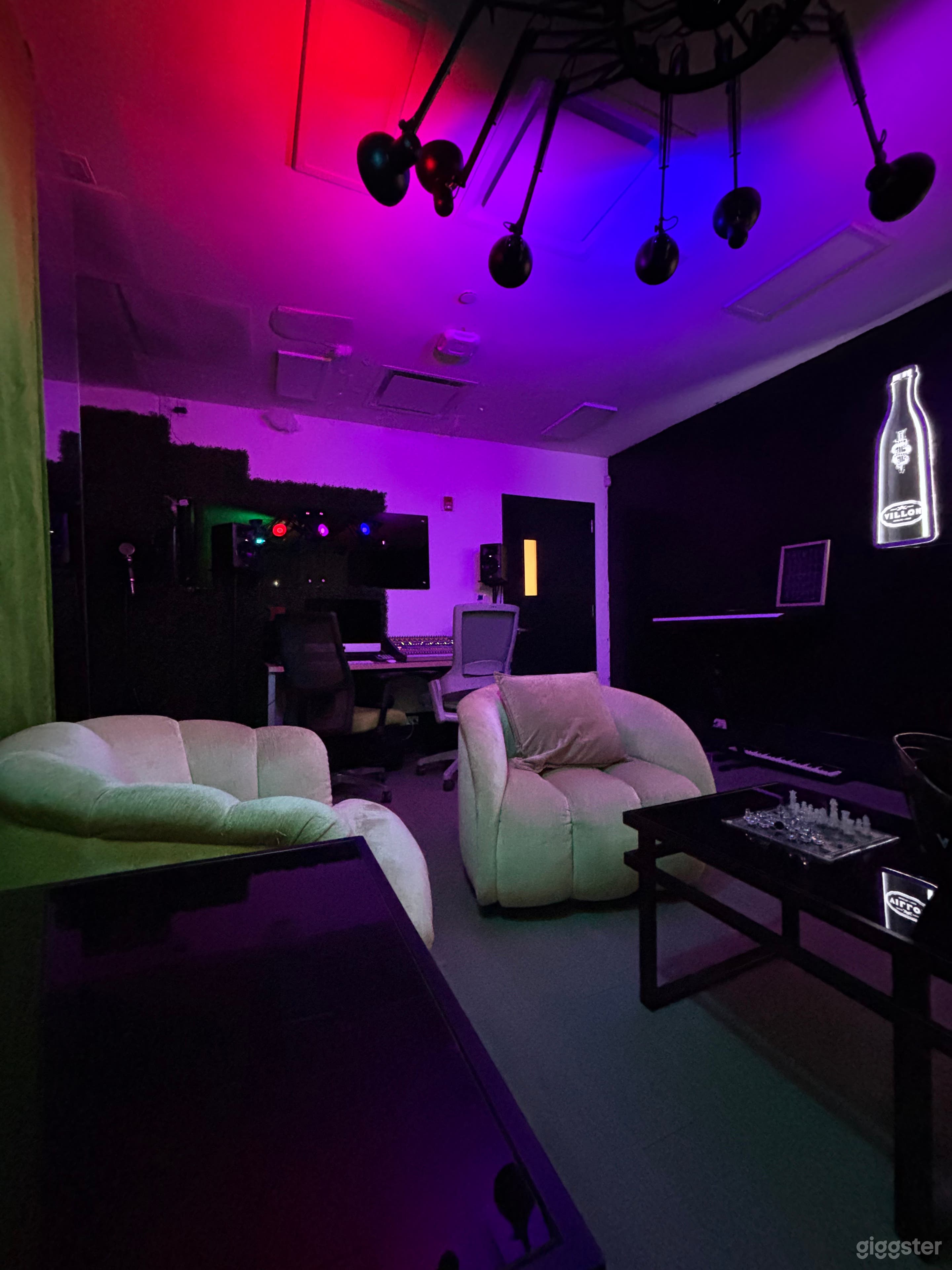 Media room - Home comfort and aesthetically pleasing  Photo 3