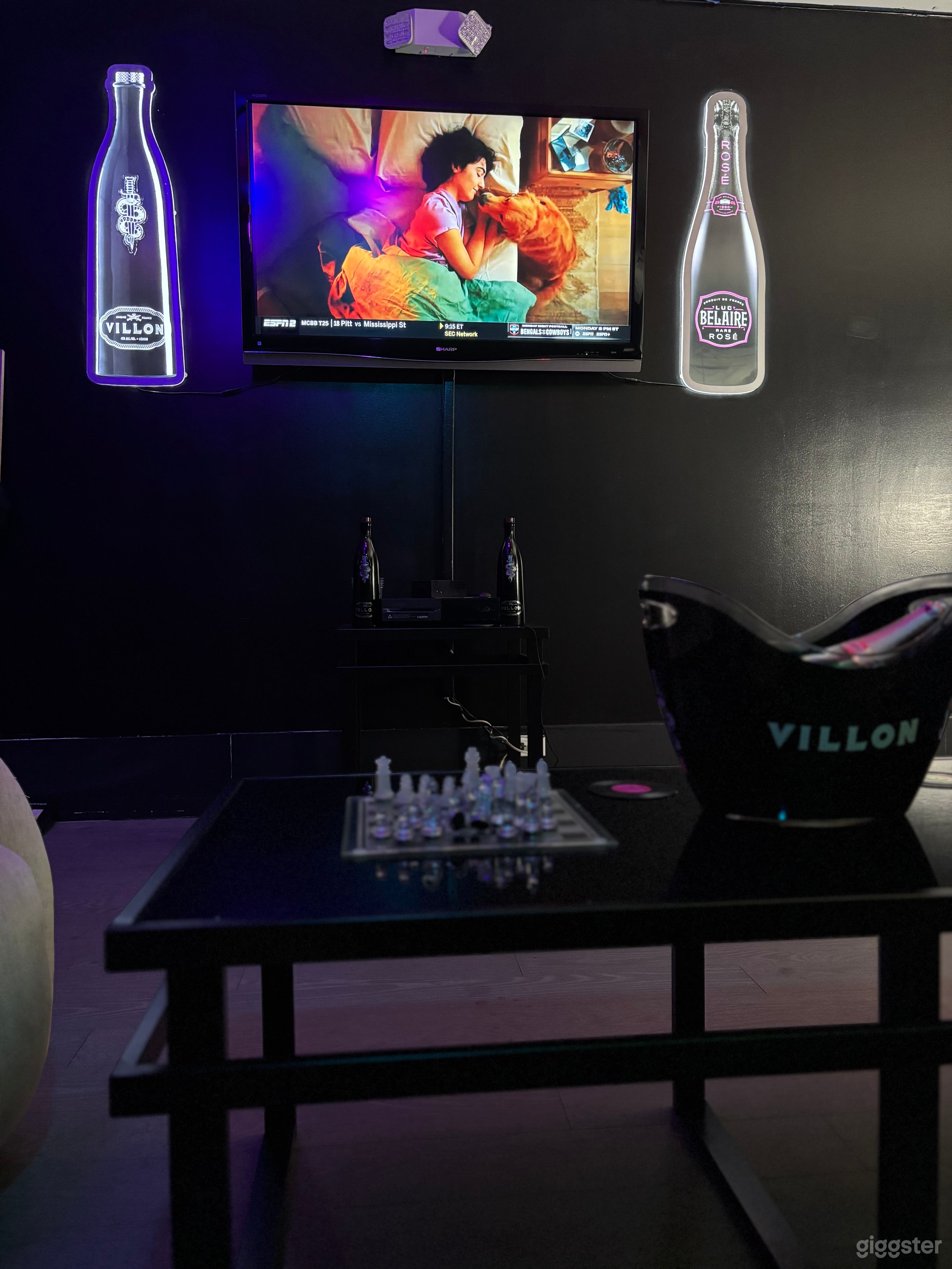 Media room - Home comfort and aesthetically pleasing  Photo 4
