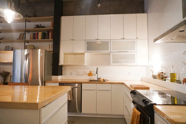  The Happy Yellow Loft | Creative Conversations and Dining 