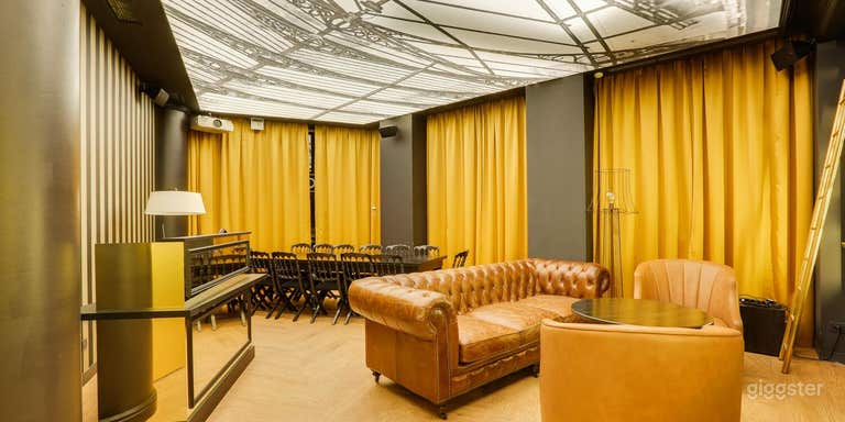  Privatize Le Salon Holmes 