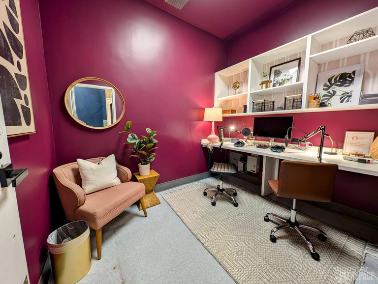  3 Person Meeting Room 