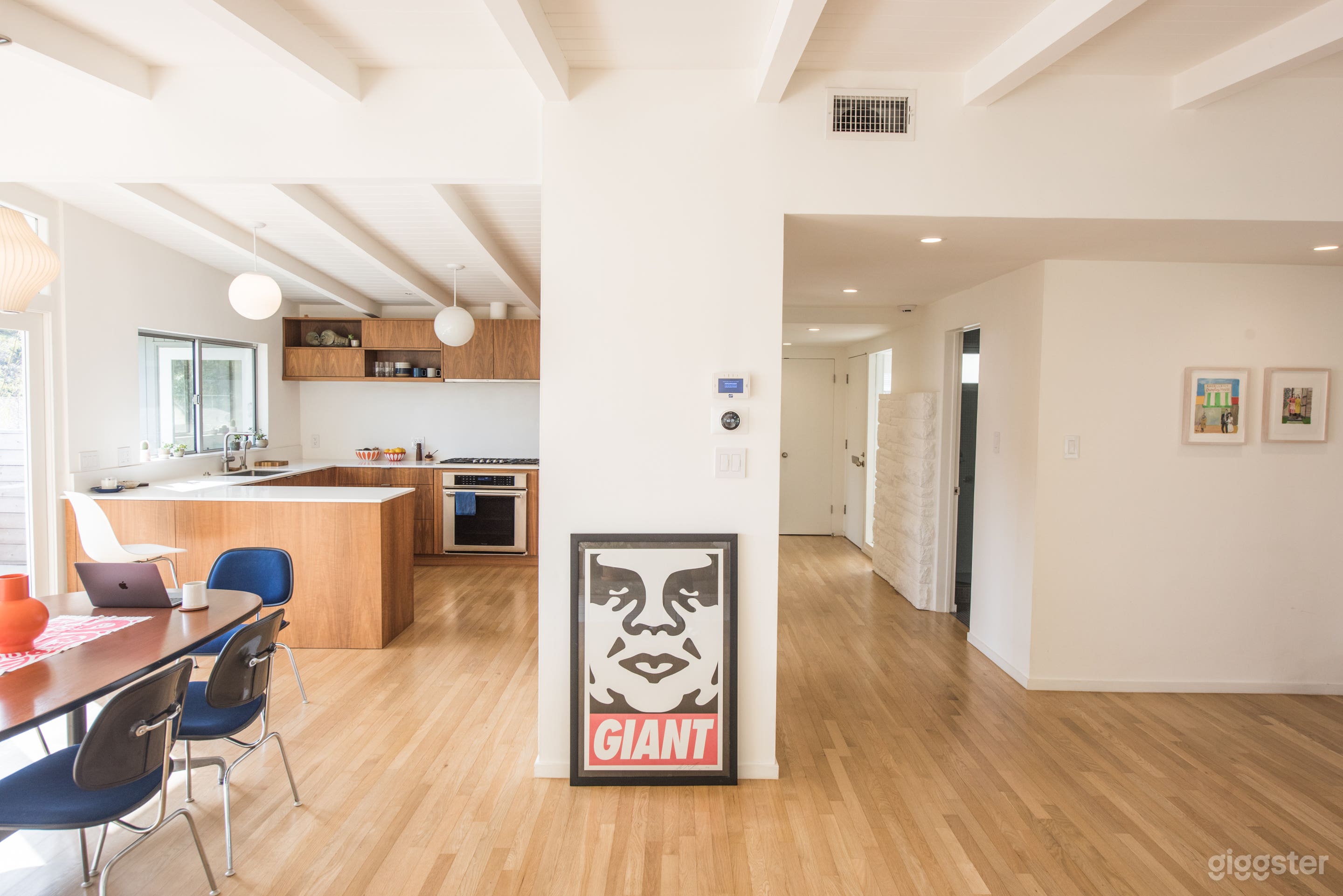 Bright Retro Photo 4