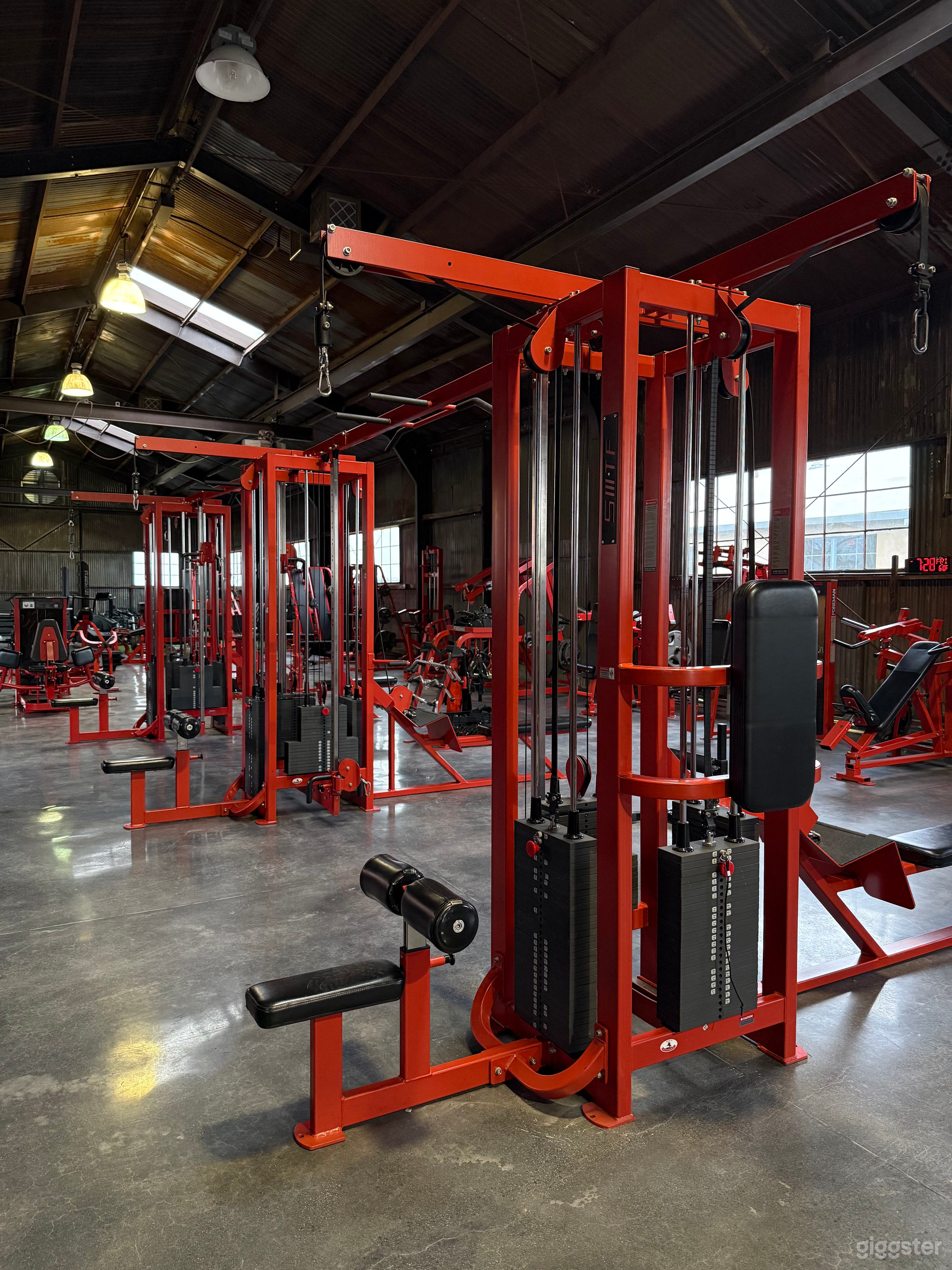 Modern Industrial Gym Space in Burbank Photo 2