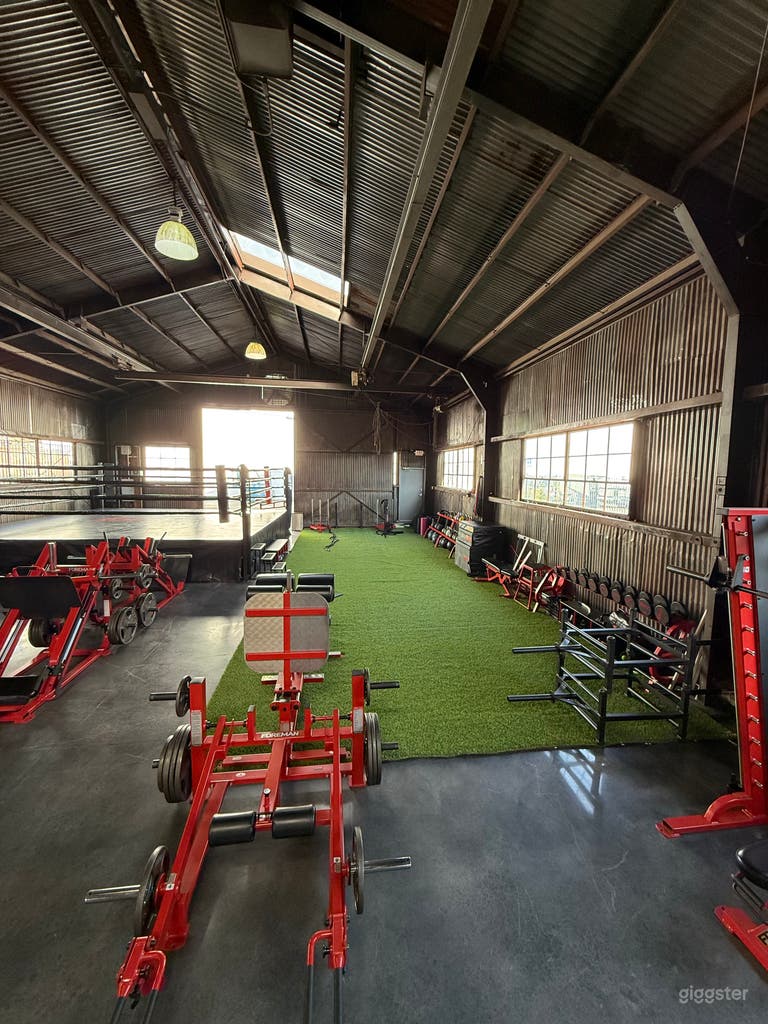  Modern Industrial Gym Space in Burbank 