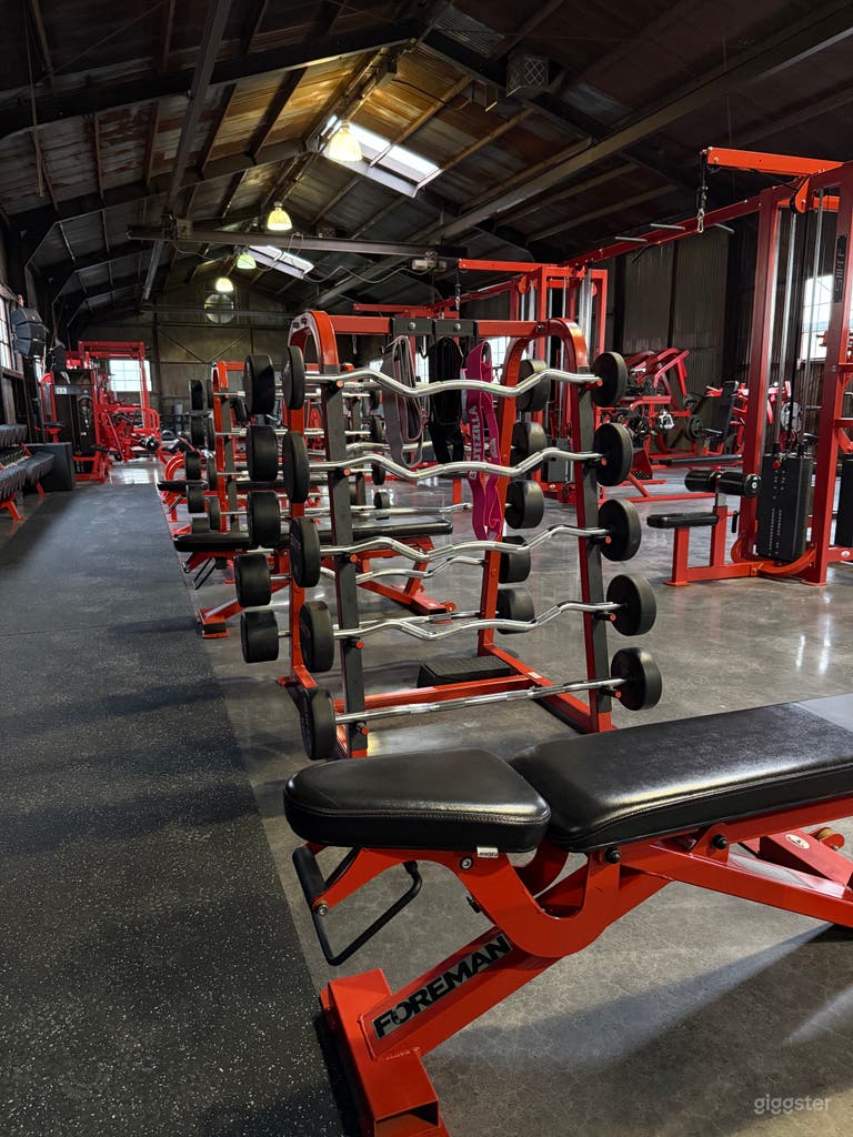  Modern Industrial Gym Space in Burbank 