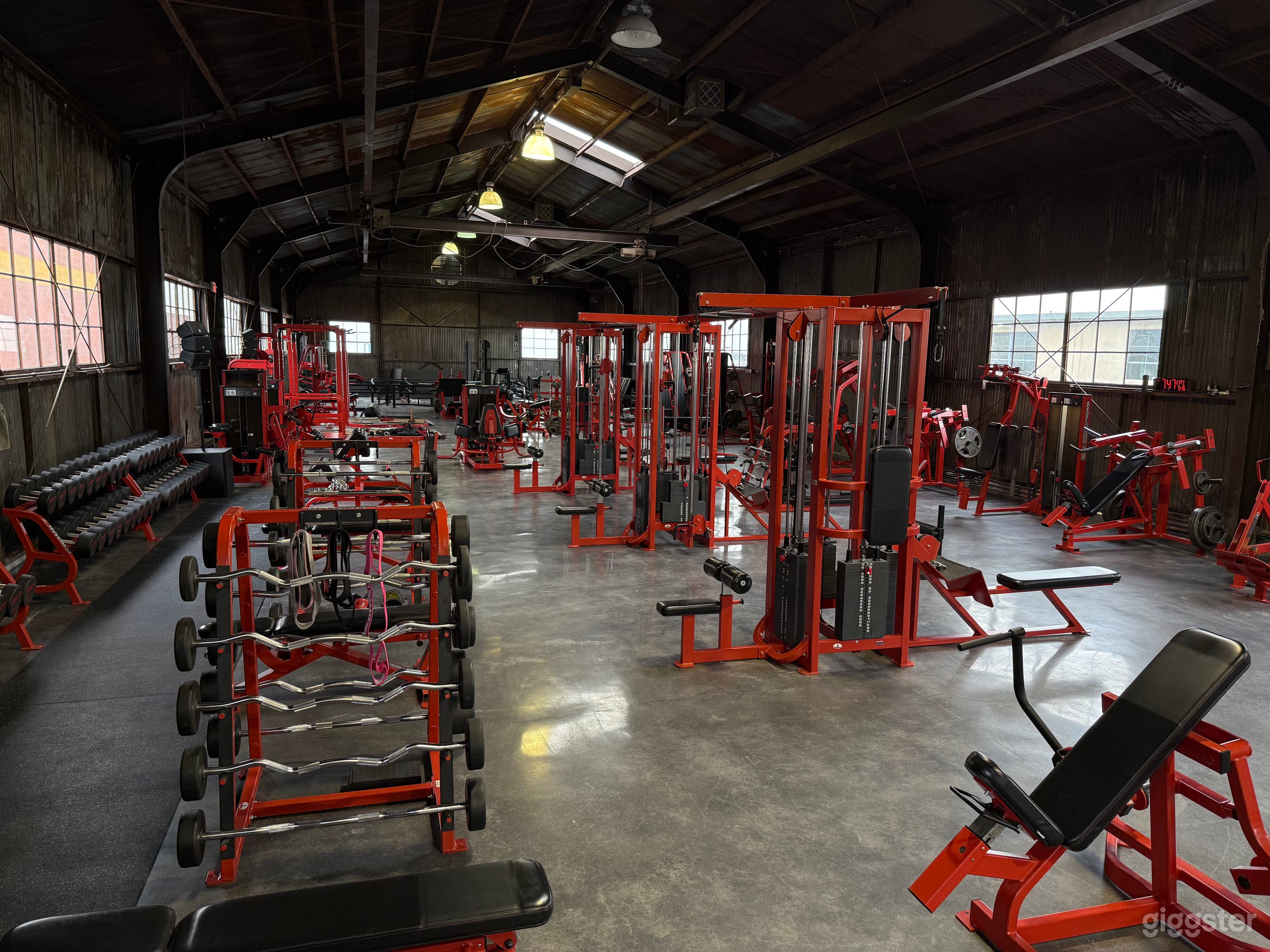 Modern Industrial Gym Space in Burbank Photo 1