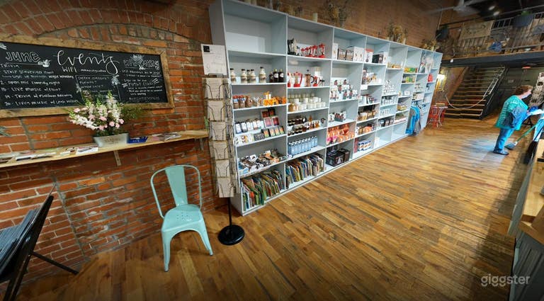  Classy Café with Exposed Brick in Pittsburgh 