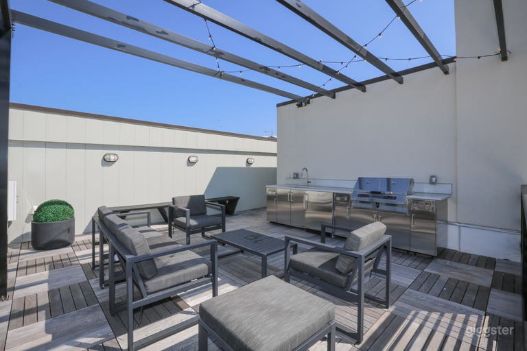  Benz View Penthouse w Rooftop, Secure Parking #302 