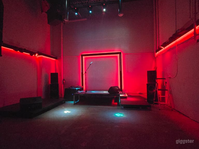  Industrial Multi-studio Production Space 