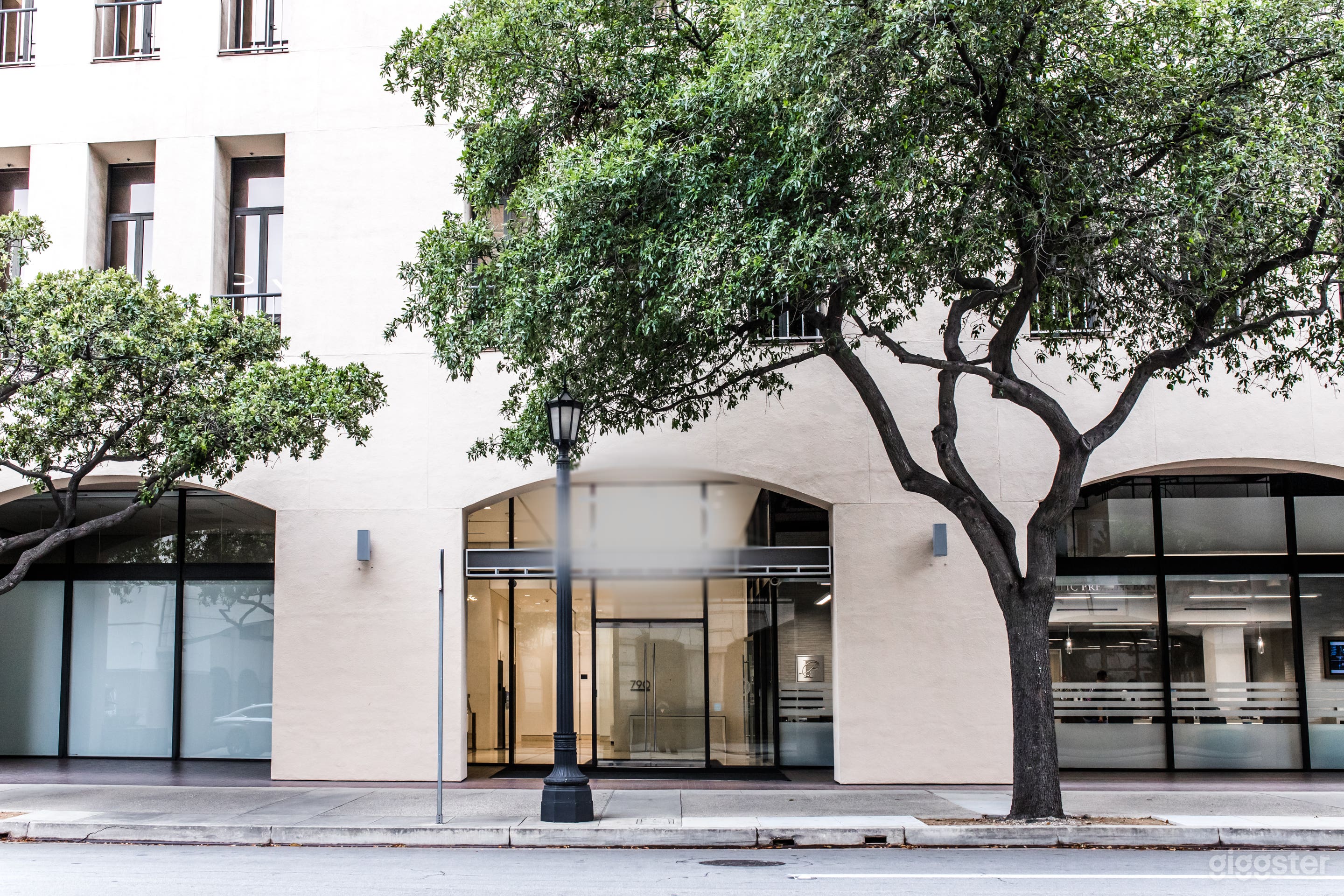 The Terrace Garage and Parking  Photo 4