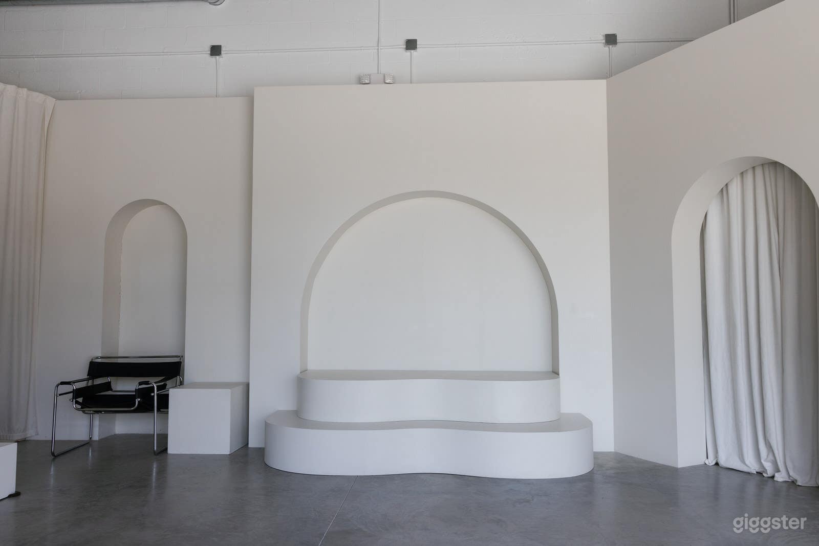 Modern Natural Light Studio Photo 1