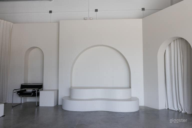  Estudio Moderno con Luz Natural 