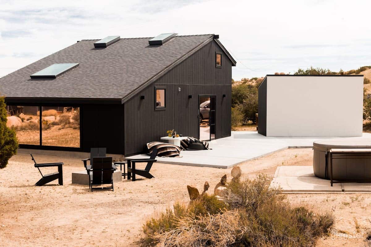 Pioneertown - FILM and EVENT HOUSE on 2.5 acres  Photo 1