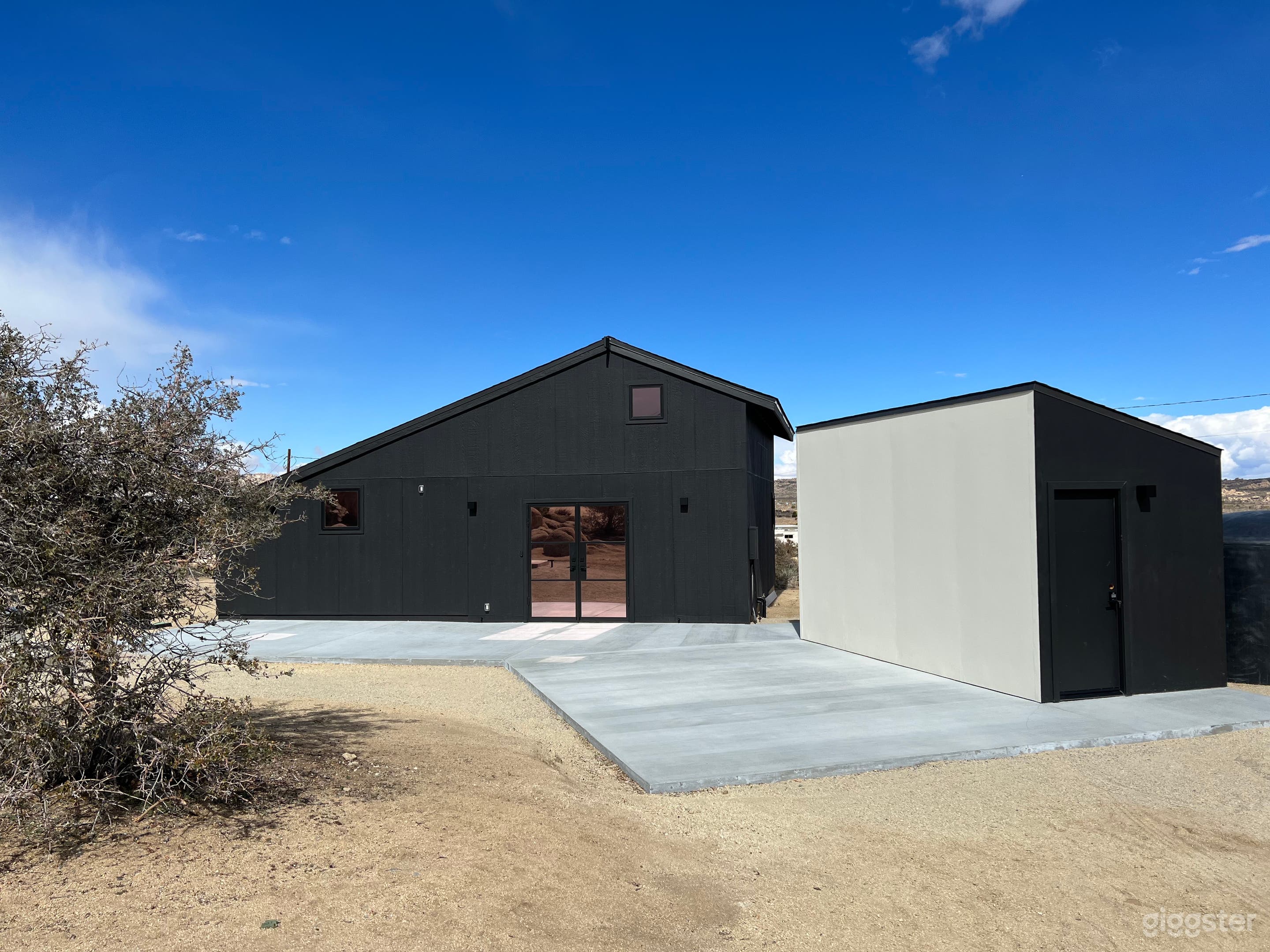 Pioneertown - FILM and EVENT HOUSE on 2.5 acres  Photo 4