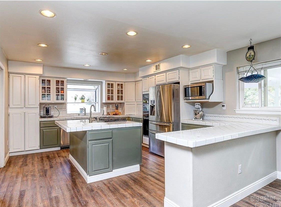 4C’s Castaic Cape Cod Colonial Photo 3