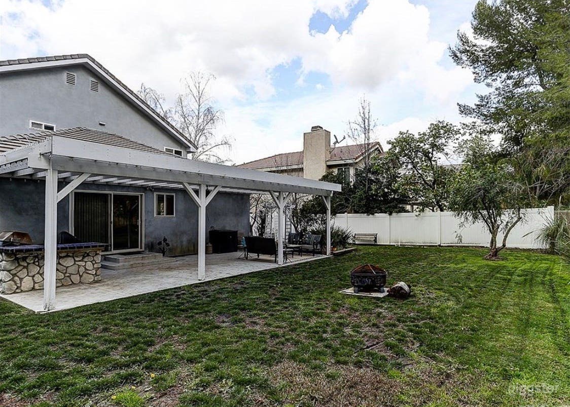 4C’s Castaic Cape Cod Colonial Photo 2