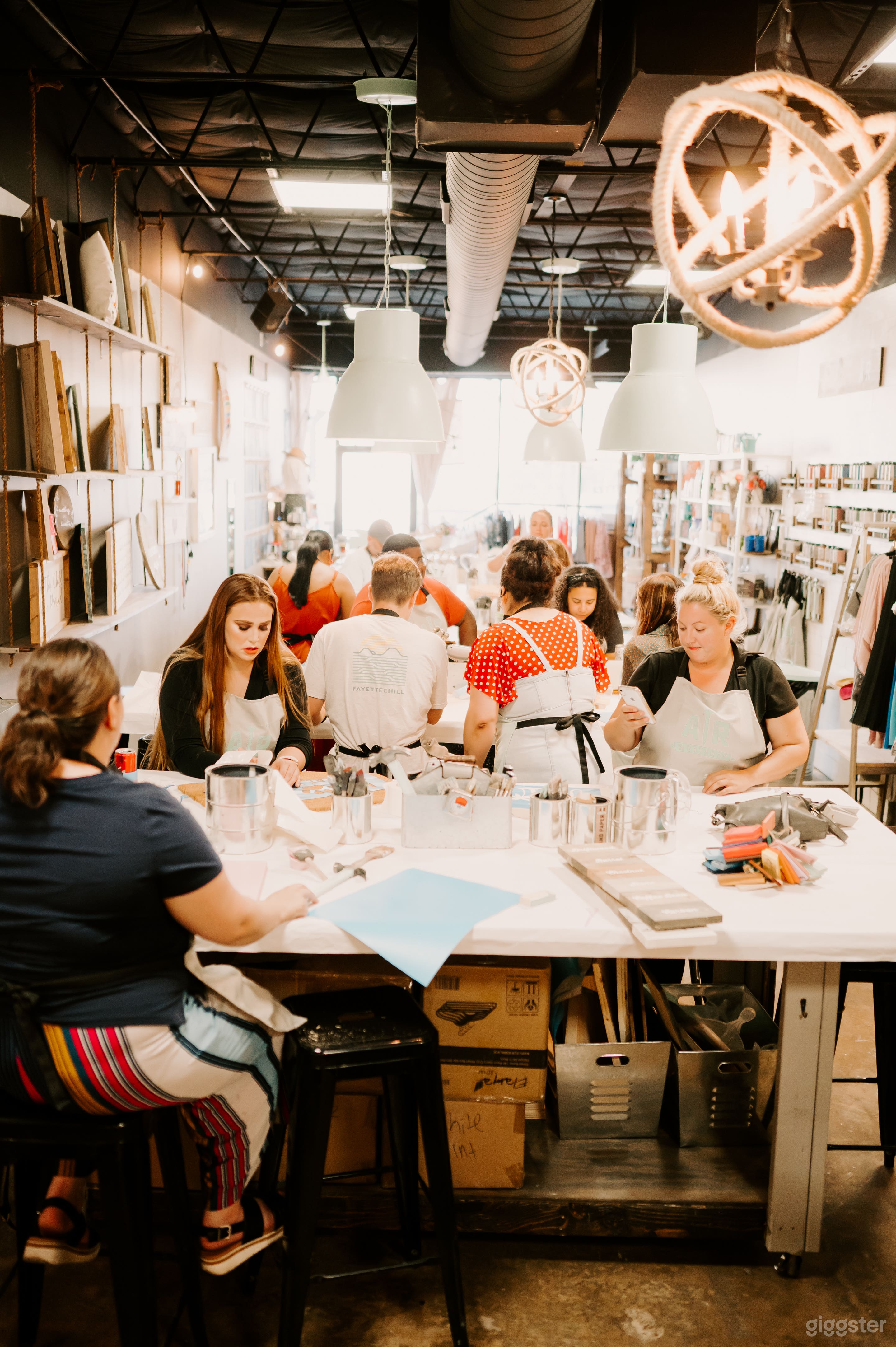 Relaxing Cozy Art Studio Photo 1