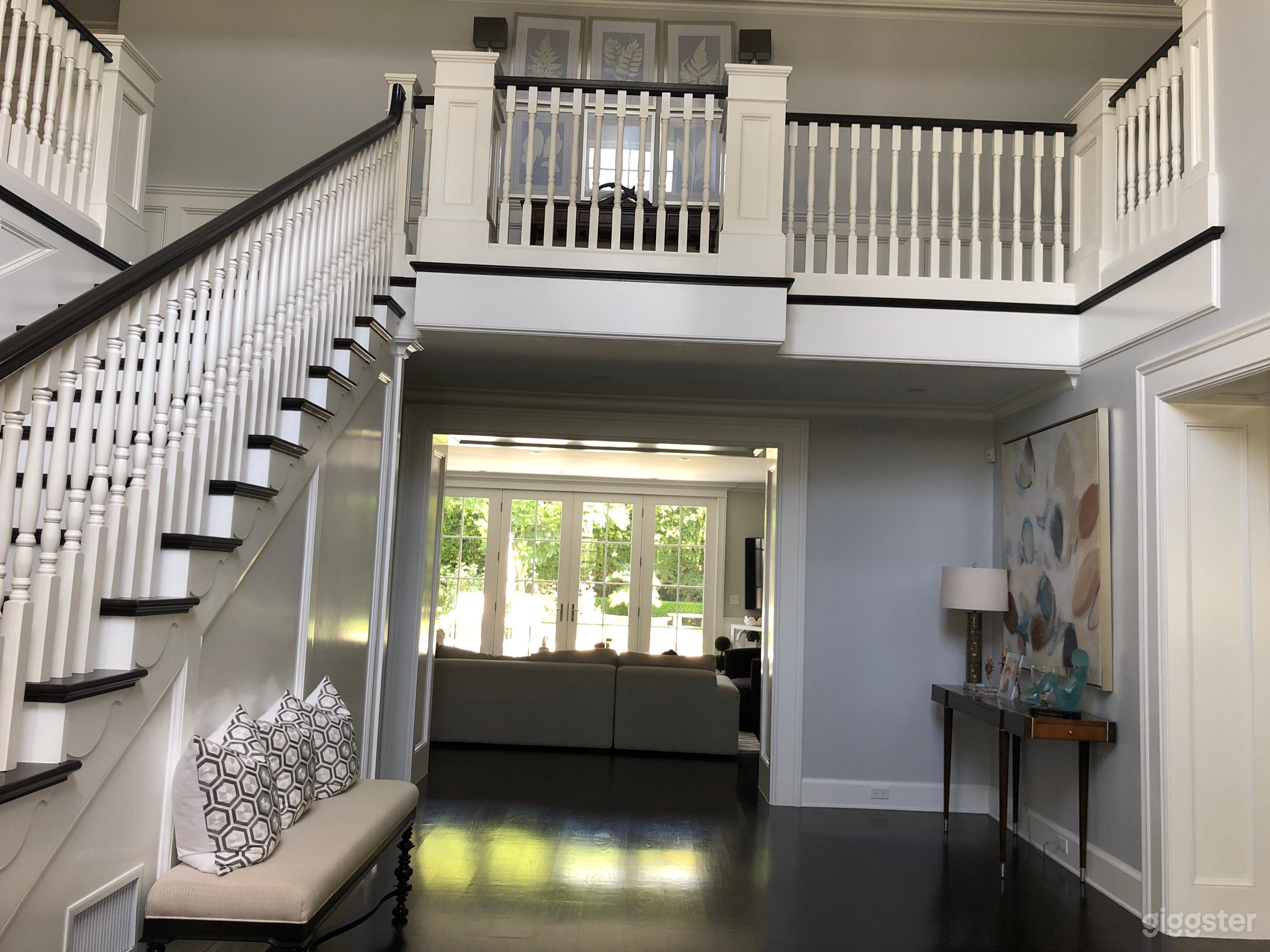 Cape cod home fresh and bright.  Photo 1