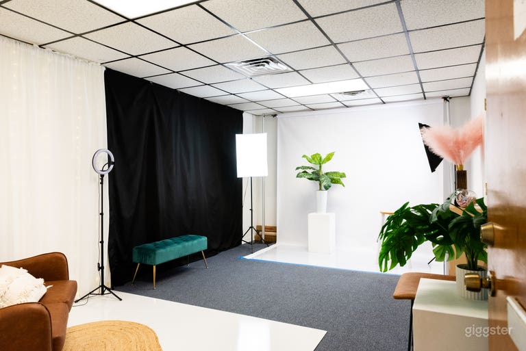  Production Studio + Lounge 