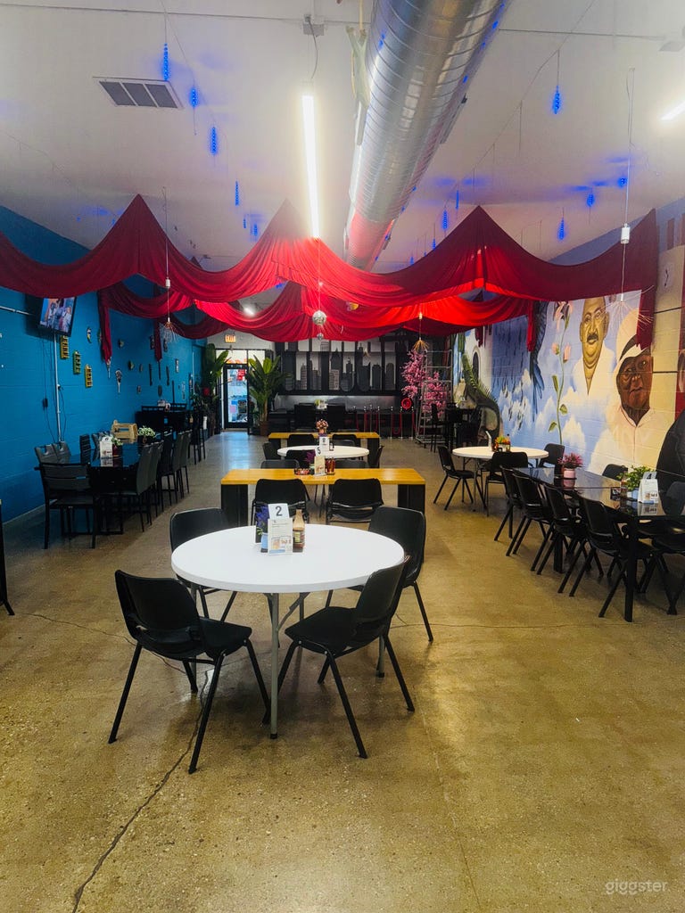  Tropical Spacious Hall in Portage Park 