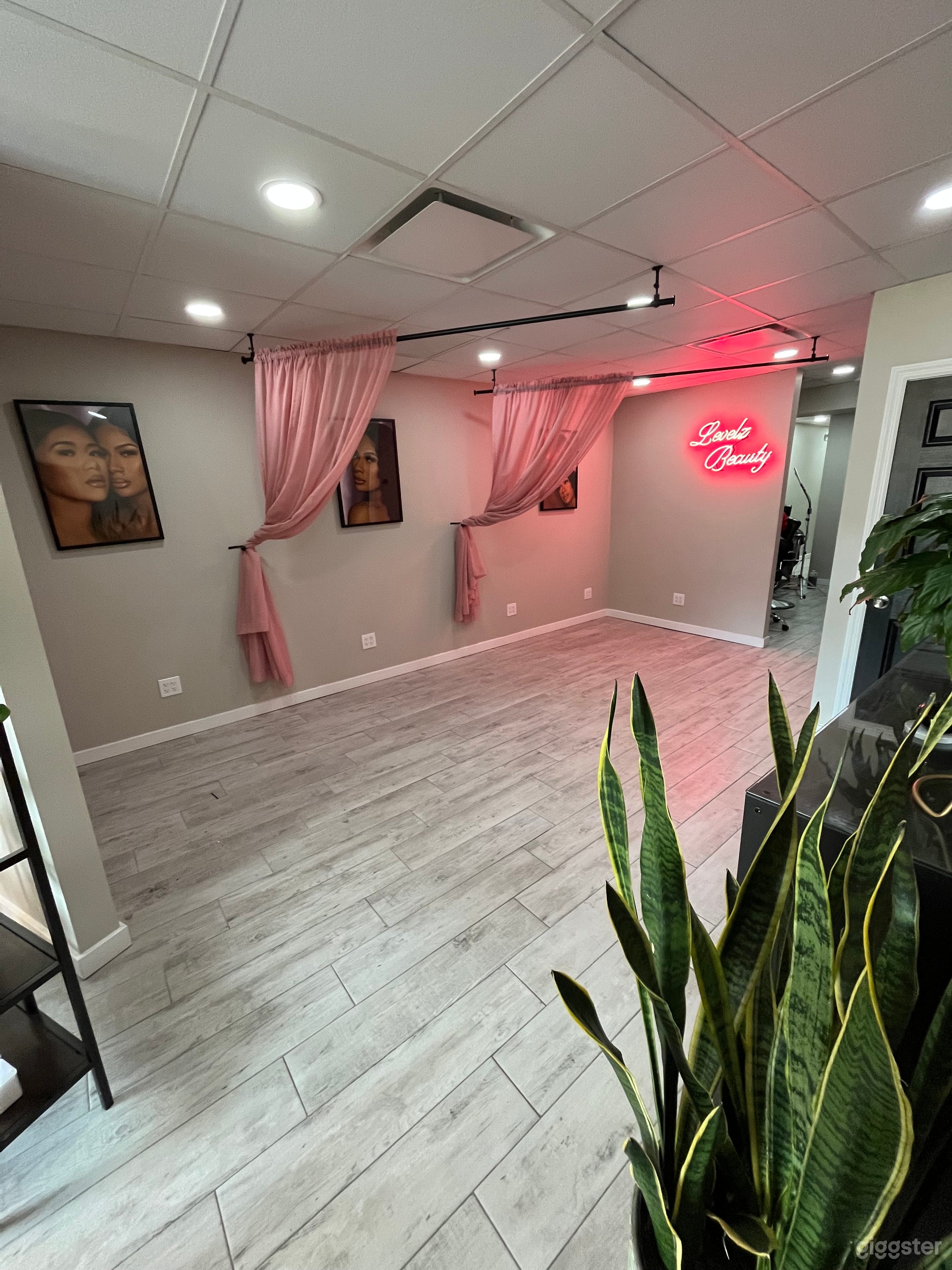 Beautiful, Clean, Luxurious Lash Studio Photo 4