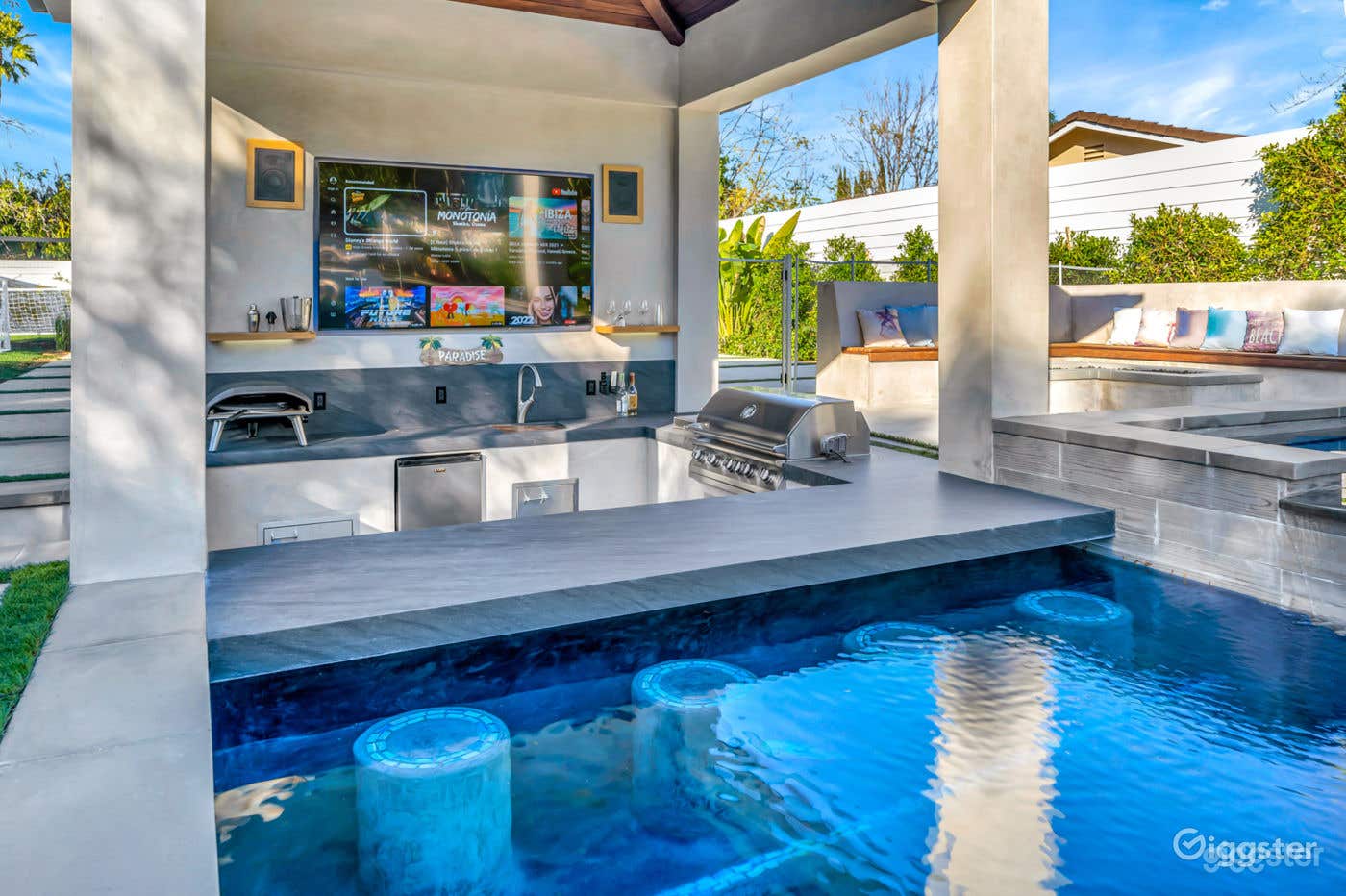 Spectacular Custom Outdoor Pool in Woodland Hills Photo 3