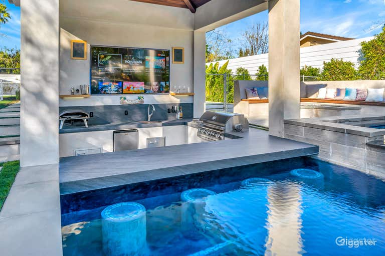  Spectacular Custom Outdoor Pool in Woodland Hills 