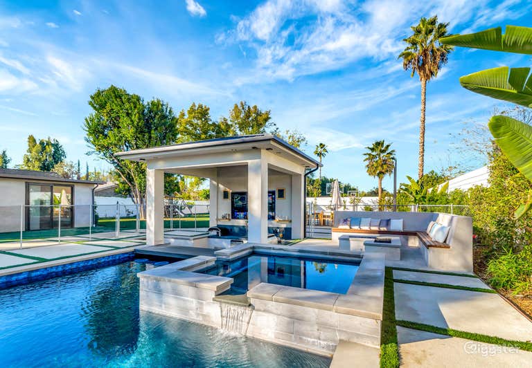  Spectacular Custom Outdoor Pool in Woodland Hills 