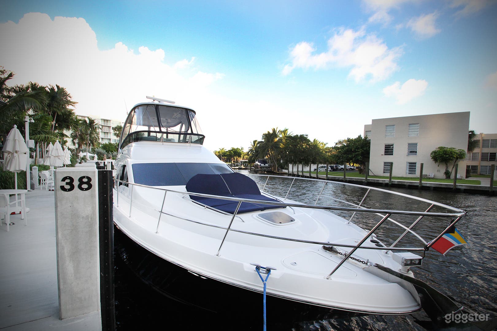 Premium 55FT FLYBRIDGE Party Yacht Space Events Photo 3