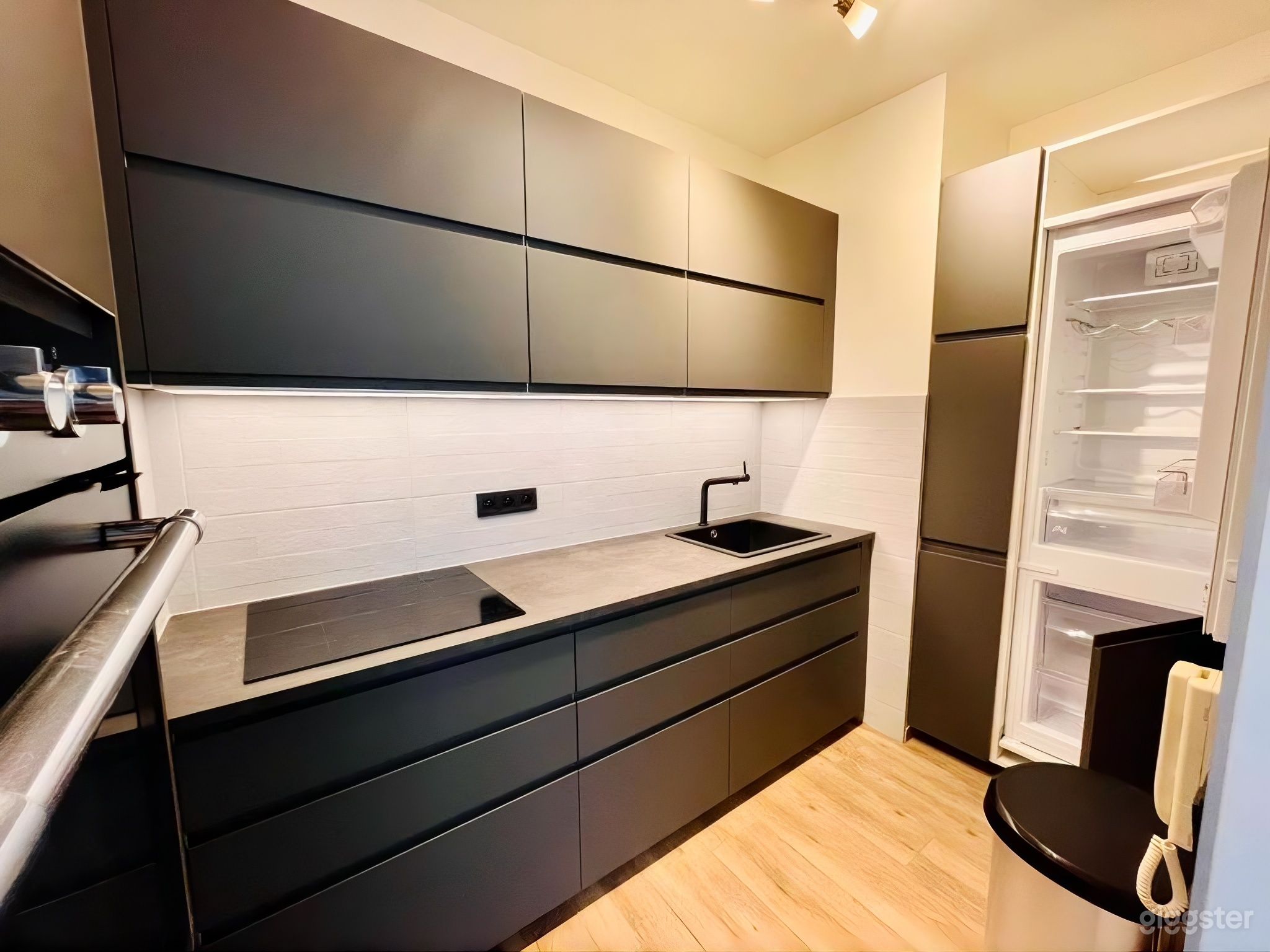 Modern and Furnished Apartment Photo 2