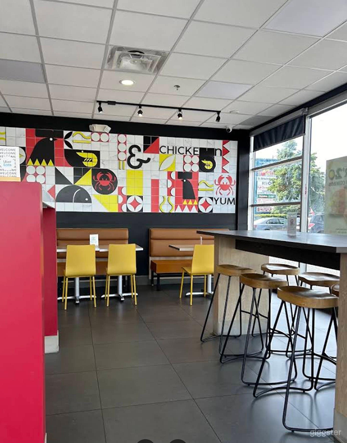 Sophisticated Dining for 60 Photo 2