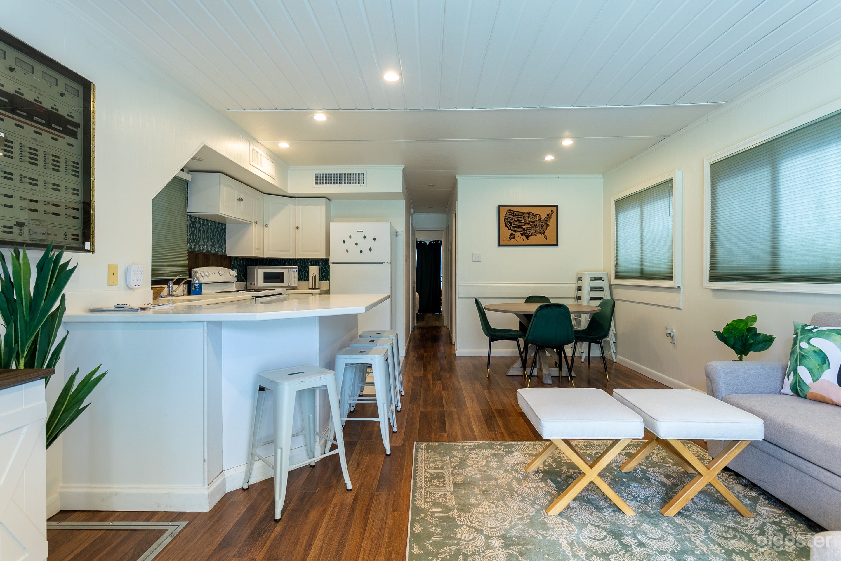 Houseboat on the Louisiana Bayou Photo 2